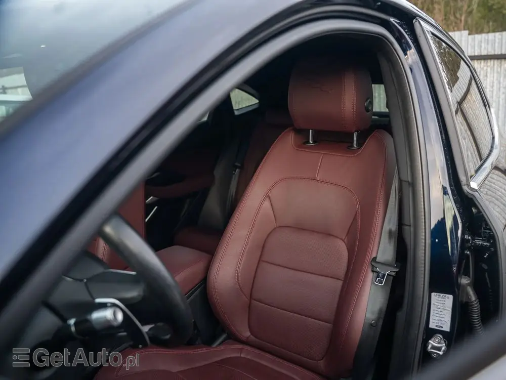 JAGUAR E-Pace D200 AWD R-Dynamic SE