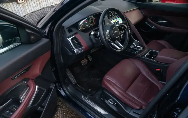 JAGUAR E-Pace D200 AWD R-Dynamic SE