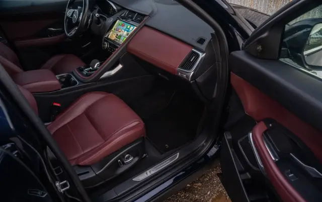 JAGUAR E-Pace D200 AWD R-Dynamic SE