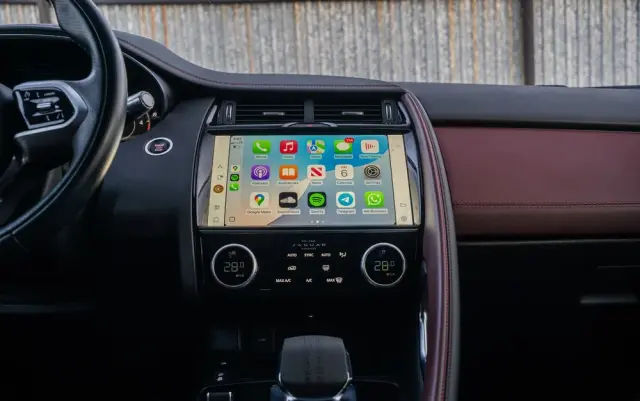 JAGUAR E-Pace D200 AWD R-Dynamic SE