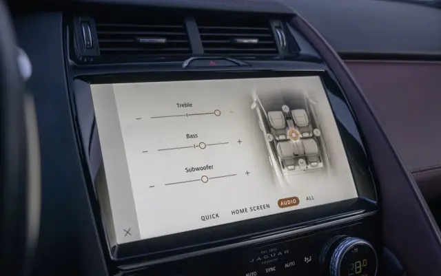 JAGUAR E-Pace D200 AWD R-Dynamic SE