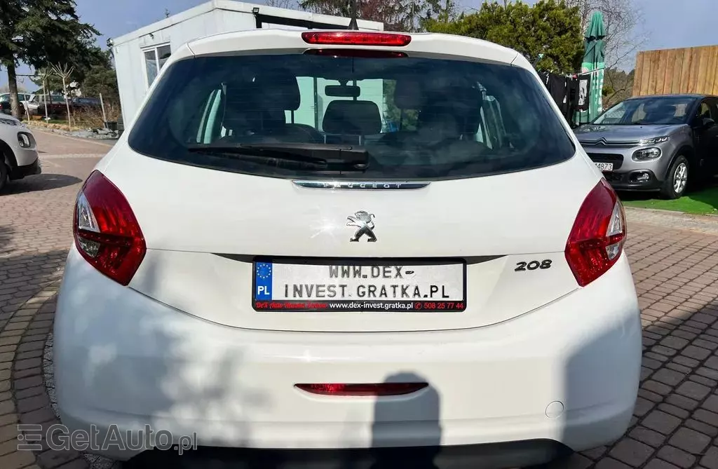 PEUGEOT 208 