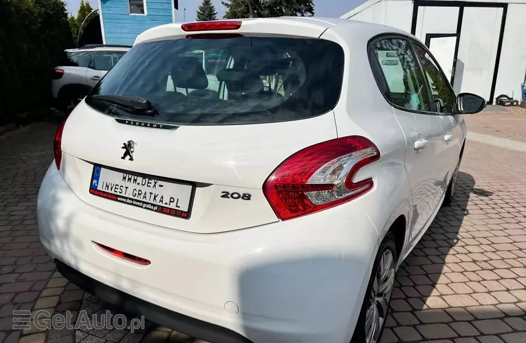 PEUGEOT 208 