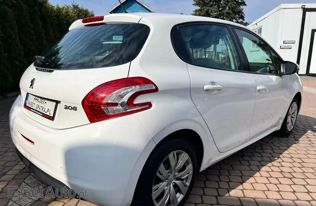 PEUGEOT 208 