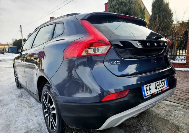 VOLVO V40 Cross Country D2 Pro