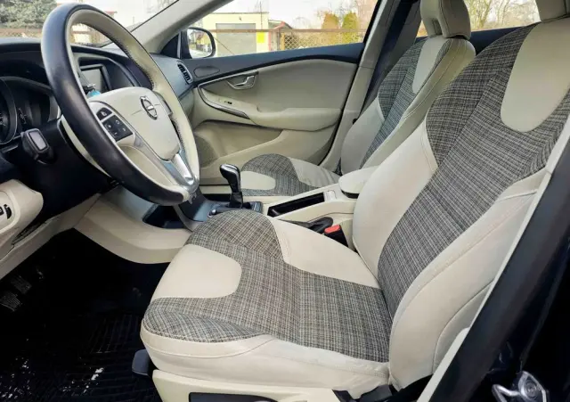 VOLVO V40 Cross Country D2 Pro