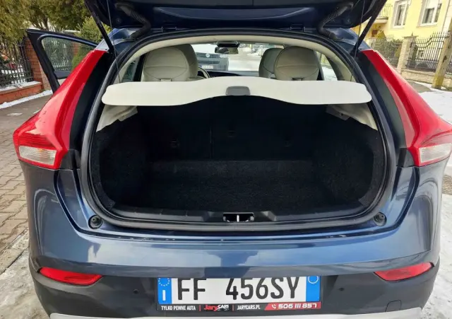 VOLVO V40 Cross Country D2 Pro