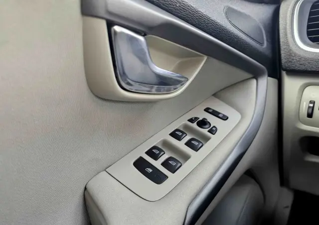 VOLVO V40 Cross Country D2 Pro