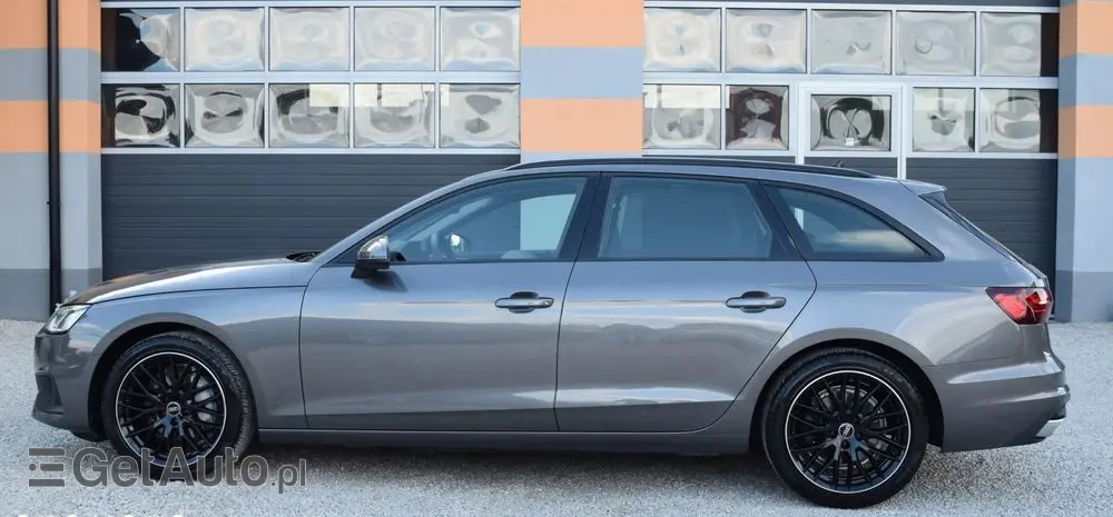 AUDI A4 Avant 40 TDI quattro S tronic advanced