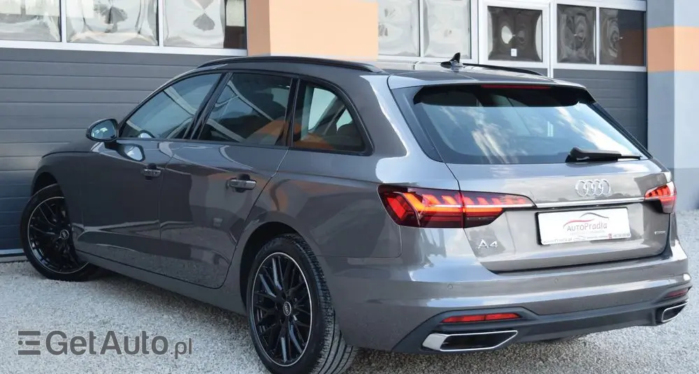 AUDI A4 Avant 40 TDI quattro S tronic advanced