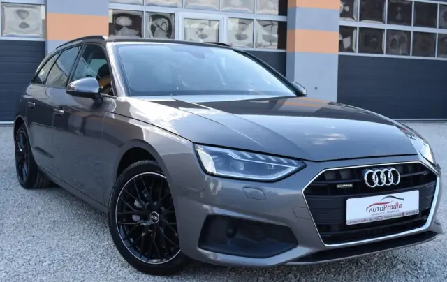 AUDI A4 Avant 40 TDI quattro S tronic advanced