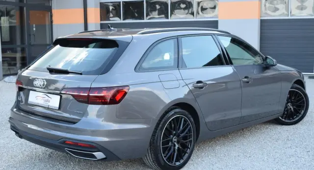 AUDI A4 Avant 40 TDI quattro S tronic advanced