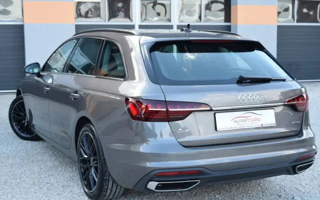 AUDI A4 Avant 40 TDI quattro S tronic advanced