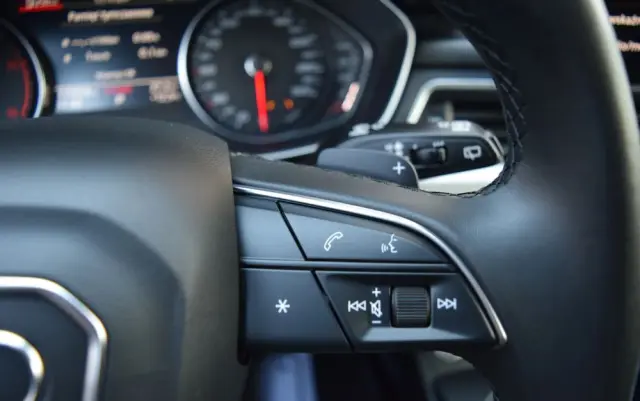 AUDI A4 Avant 40 TDI quattro S tronic advanced