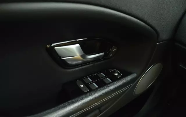 LAND ROVER Range Rover Evoque 2.0Si4 SE Plus / Dynamic