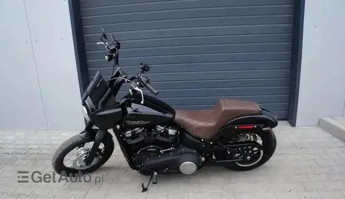 HARLEY-DAVIDSON Street 