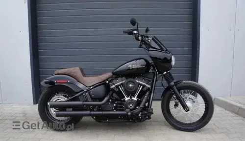 HARLEY-DAVIDSON Street 