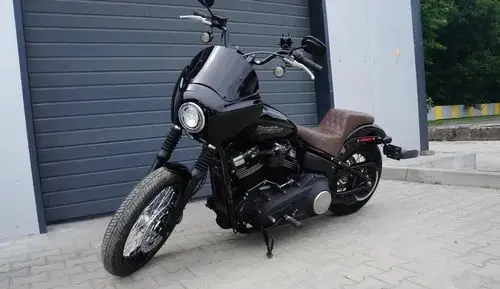 HARLEY-DAVIDSON Street 