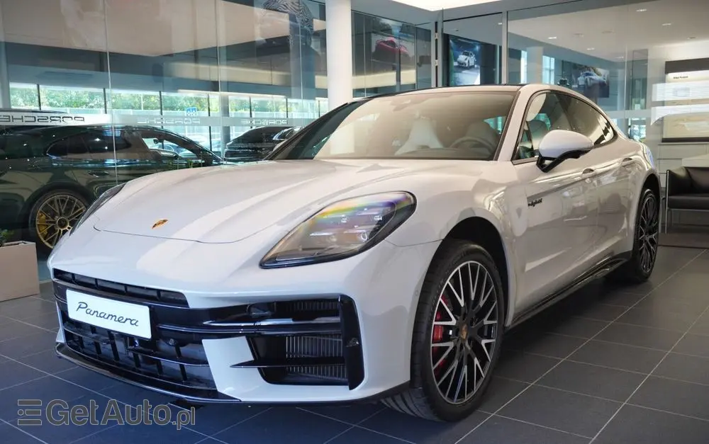 PORSCHE Panamera 