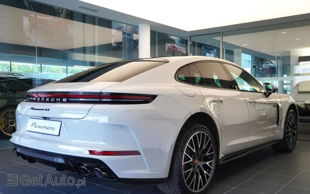 PORSCHE Panamera 