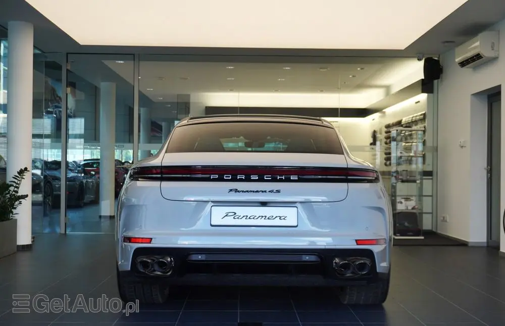 PORSCHE Panamera 