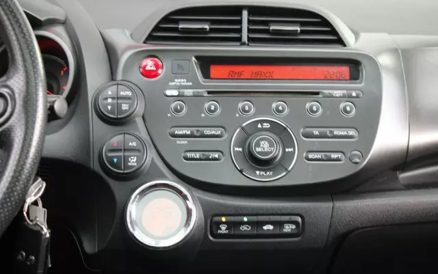 HONDA Jazz 1.4 i-VTEC Elegance