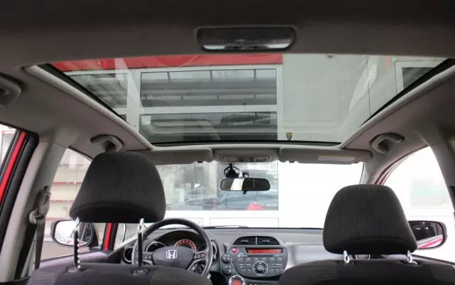 HONDA Jazz 1.4 i-VTEC Elegance