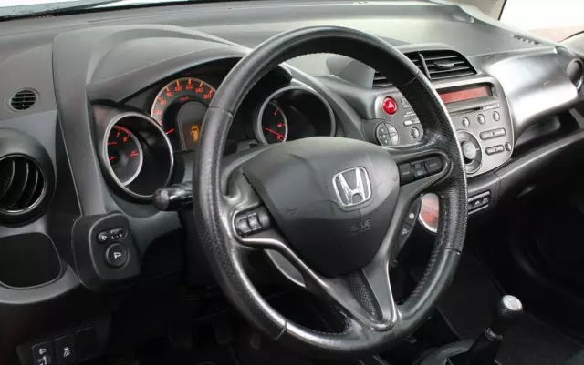 HONDA Jazz 1.4 i-VTEC Elegance