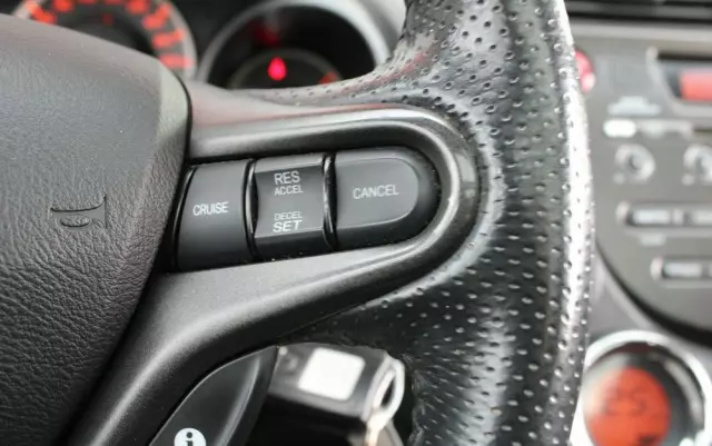 HONDA Jazz 1.4 i-VTEC Elegance