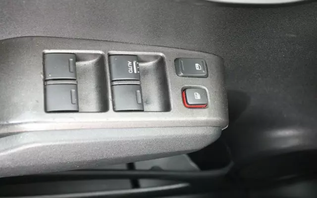 HONDA Jazz 1.4 i-VTEC Elegance