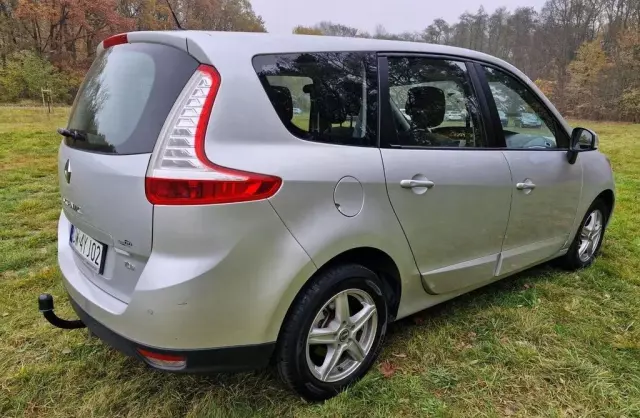 RENAULT Grand Scenic 