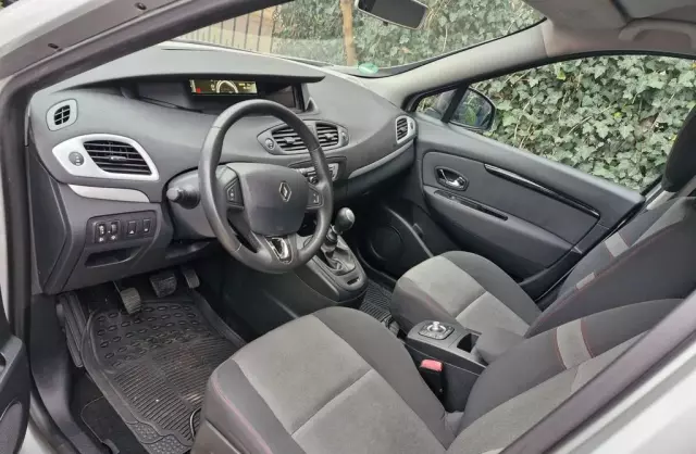 RENAULT Grand Scenic 