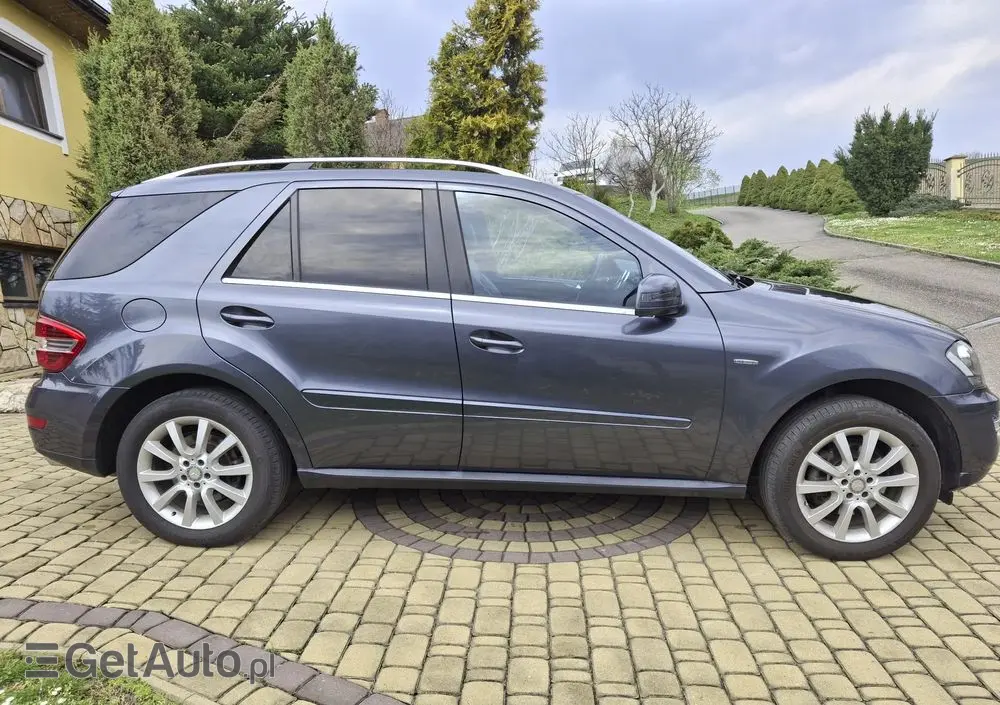 MERCEDES-BENZ ML 