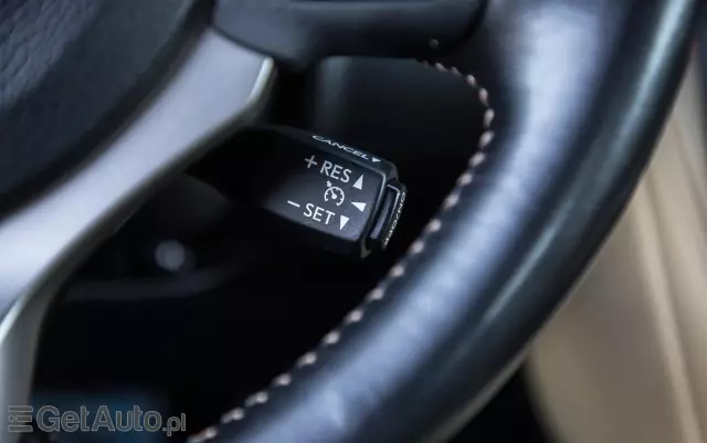 LEXUS RC 300h Prestige