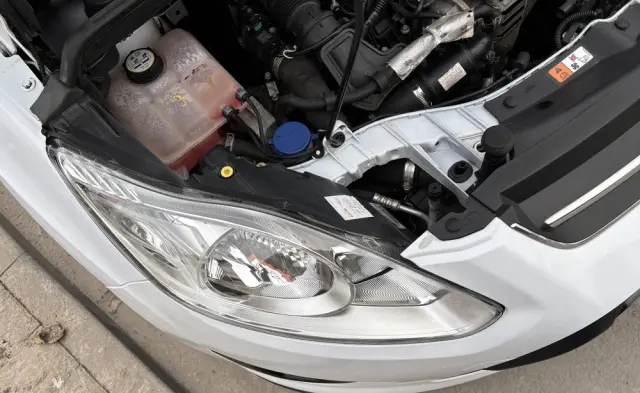 FORD C-MAX 1.0 EcoBoost Start-Stopp-System Ambiente