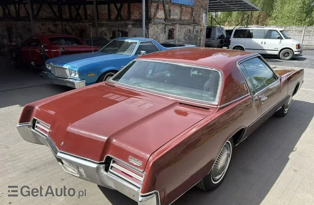 OLDSMOBILE Toronado 