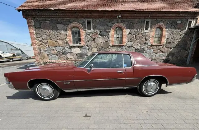 OLDSMOBILE Toronado 