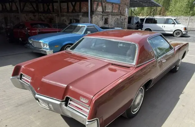 OLDSMOBILE Toronado 