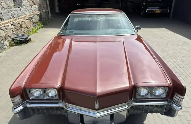 OLDSMOBILE Toronado 
