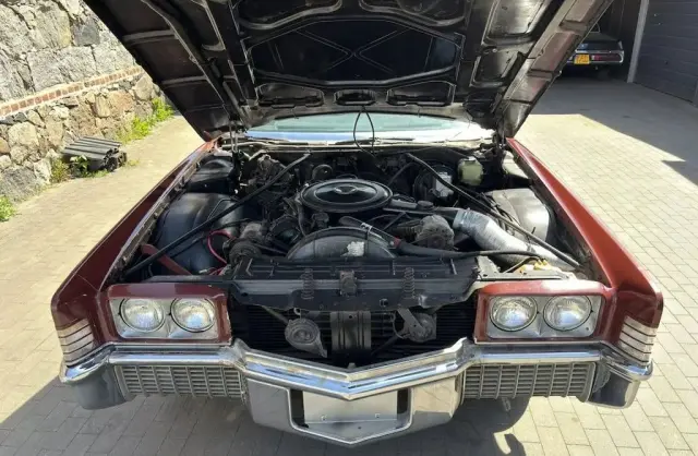 OLDSMOBILE Toronado 