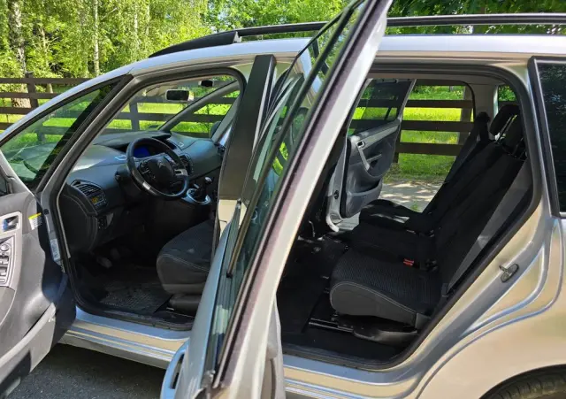 CITROËN C4 Grand Picasso 1.8 16V Confort