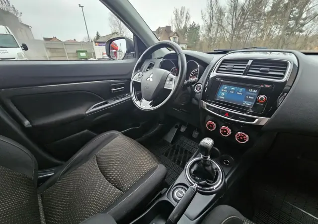 MITSUBISHI ASX 1.6 DI-D 4WD Top