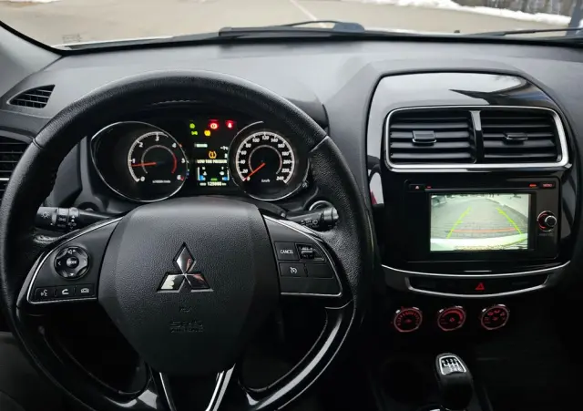 MITSUBISHI ASX 1.6 DI-D 4WD Top