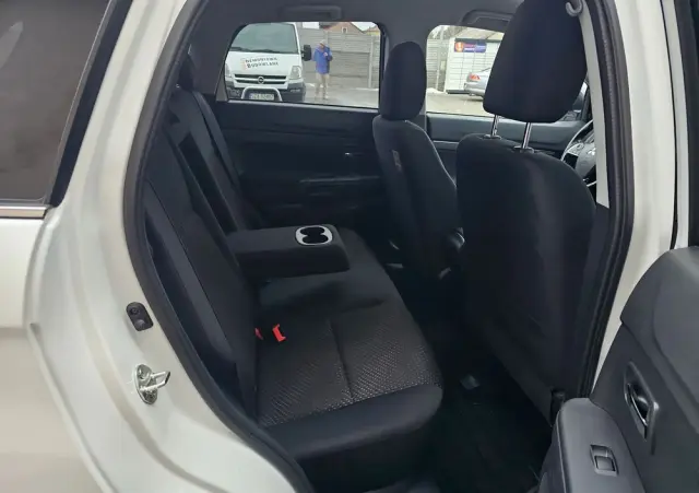 MITSUBISHI ASX 1.6 DI-D 4WD Top