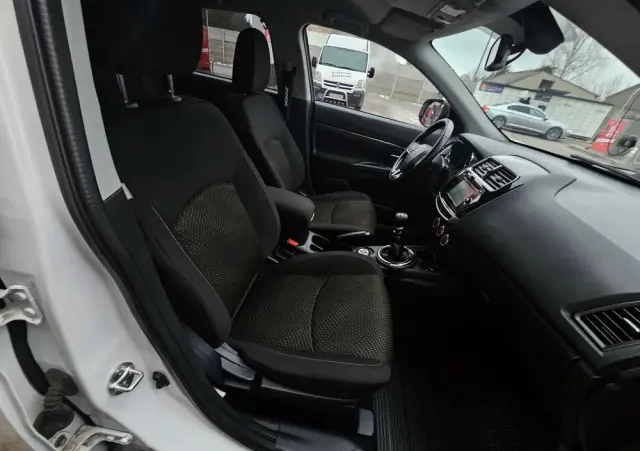 MITSUBISHI ASX 1.6 DI-D 4WD Top