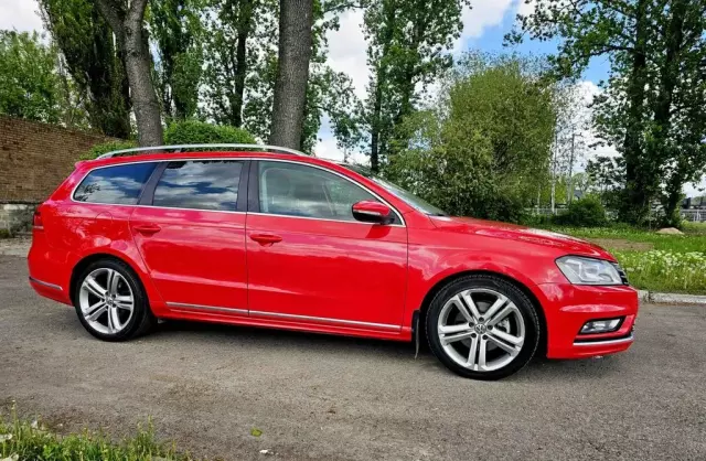 VOLKSWAGEN Passat 