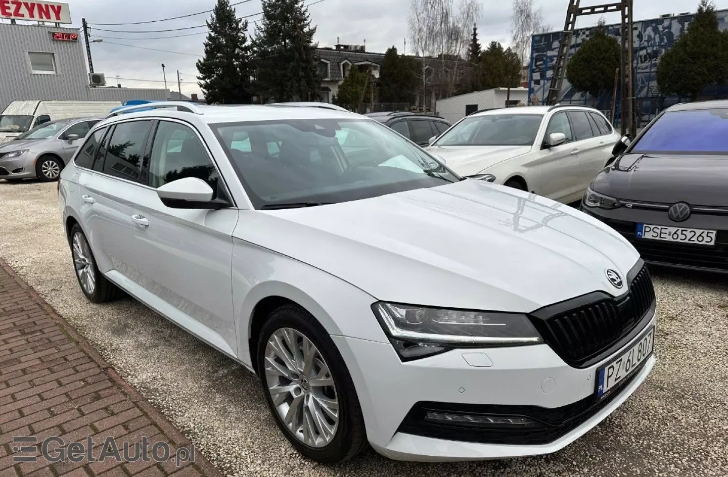 SKODA Superb 