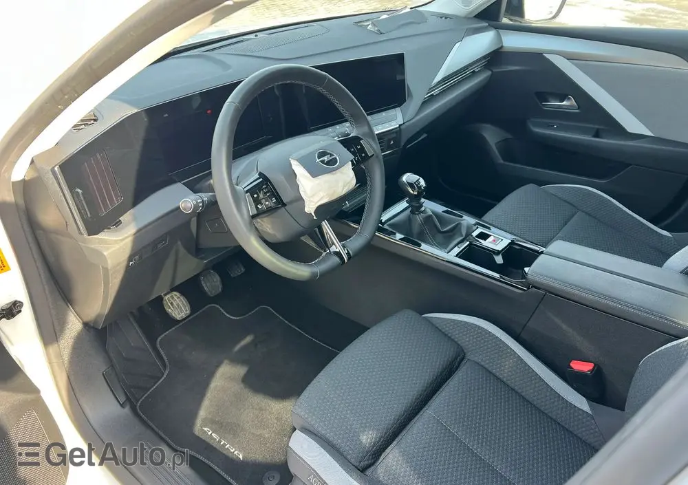 OPEL Astra 1.2 Turbo Elegance
