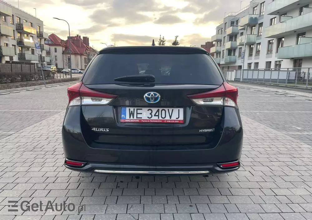 TOYOTA Auris Hybrid 135 Prestige
