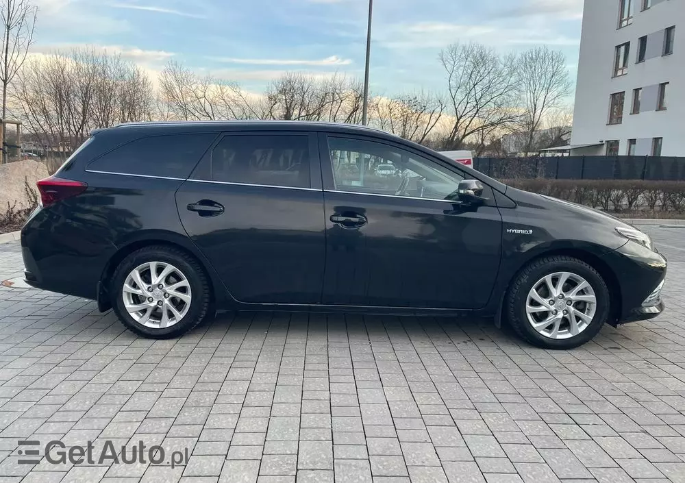 TOYOTA Auris Hybrid 135 Prestige